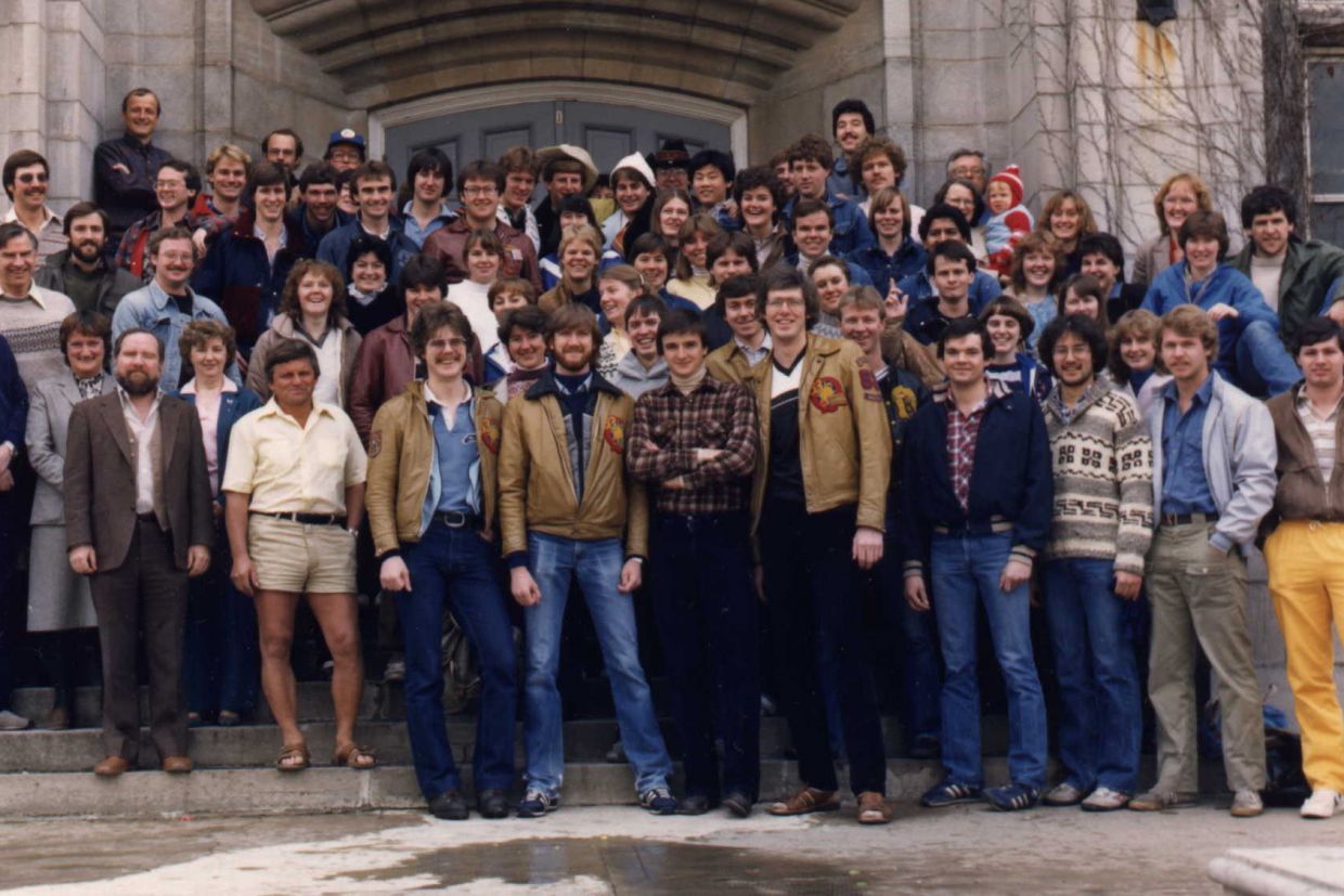 Photo of Geology'83 standing on the steps of Miller Hall