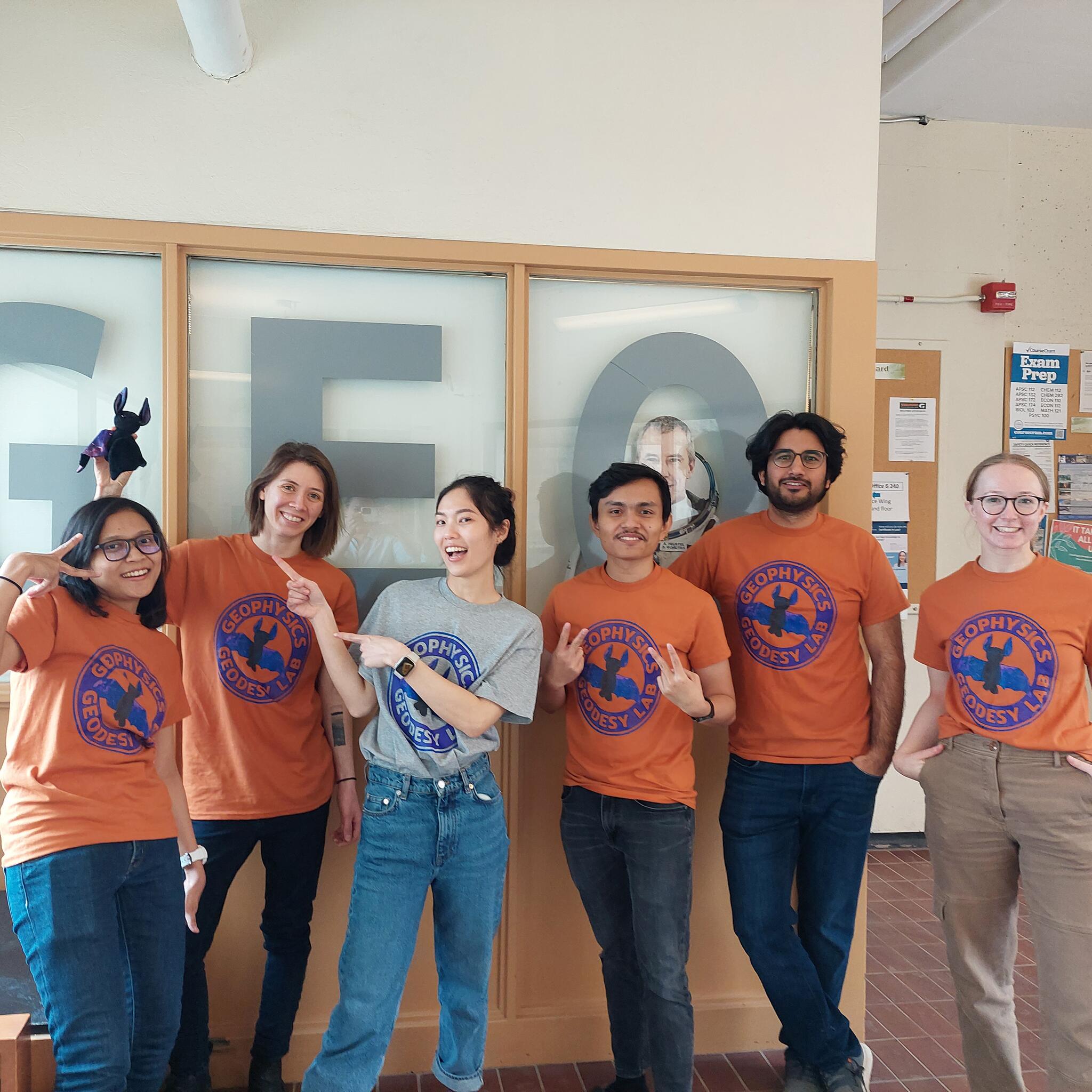 Geophysics & Geodesy Research Group Students 2023 and Lab Mascot 'e'
