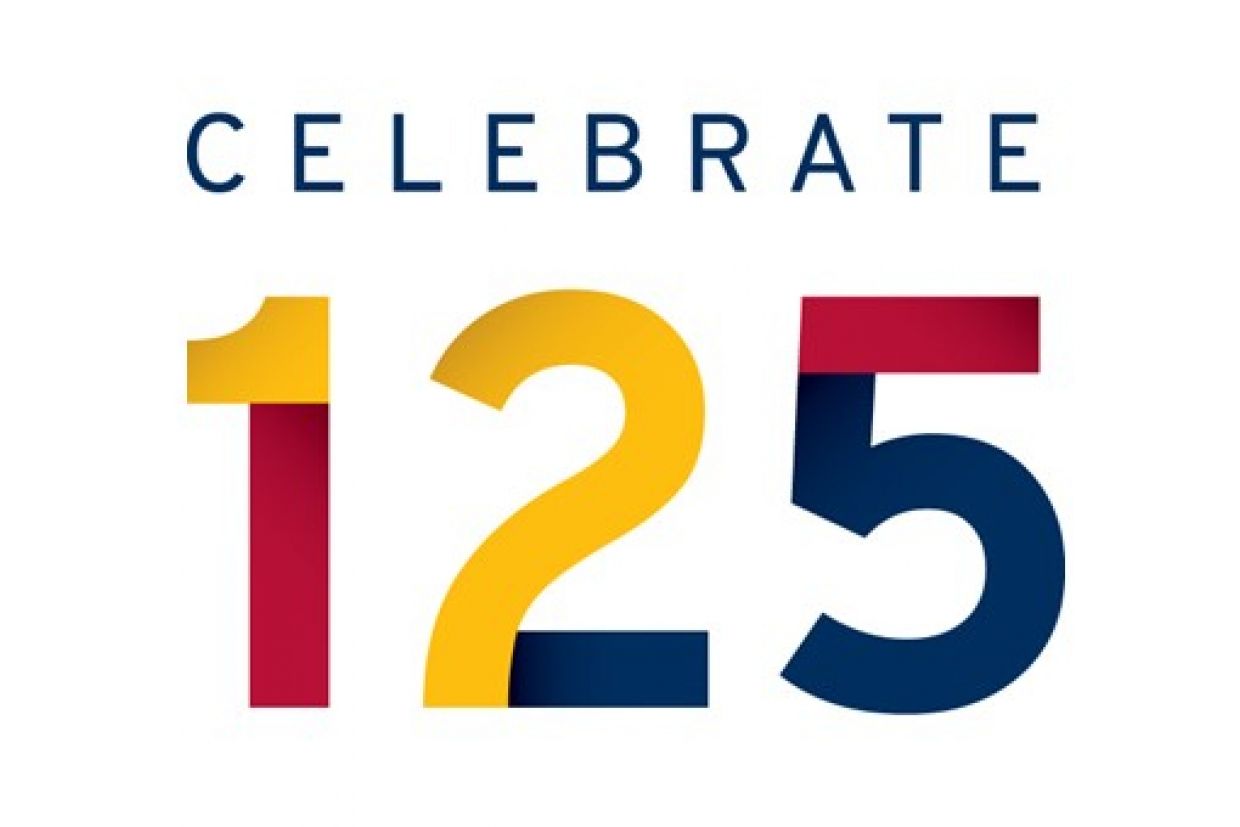 Queen's Engineering 125 Logo