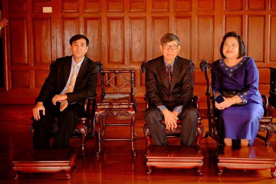 Drs. Parin Chaivisuthangkura, Paisarn and Weerawan Sithigorngul