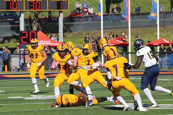 Football Gaels looking for bounce back season | Queen's Gazette | Queen ...