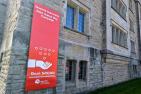 Queen's United Way sign on Douglas Library 